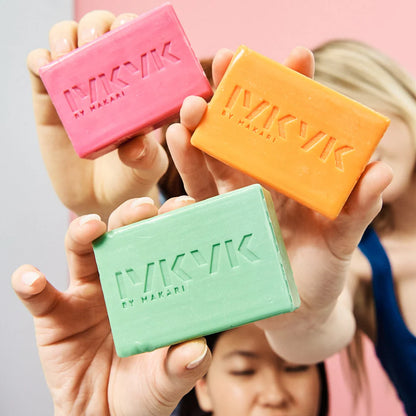 VITAMIN C & TURMERIC FACIAL CLEANING BAR