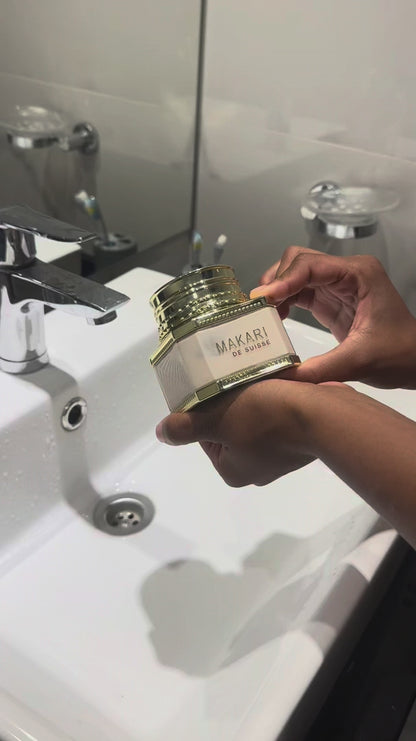 Nachtstrahlende Gesichtscreme